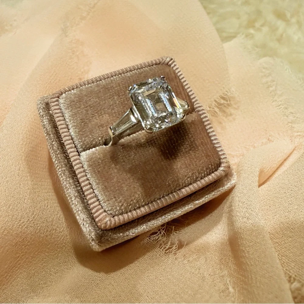 4CT Emerald Cut Engagement‎ Ring Baguette Three Stone Modern It-Girl Aesthetic - Picture 10 of 15
